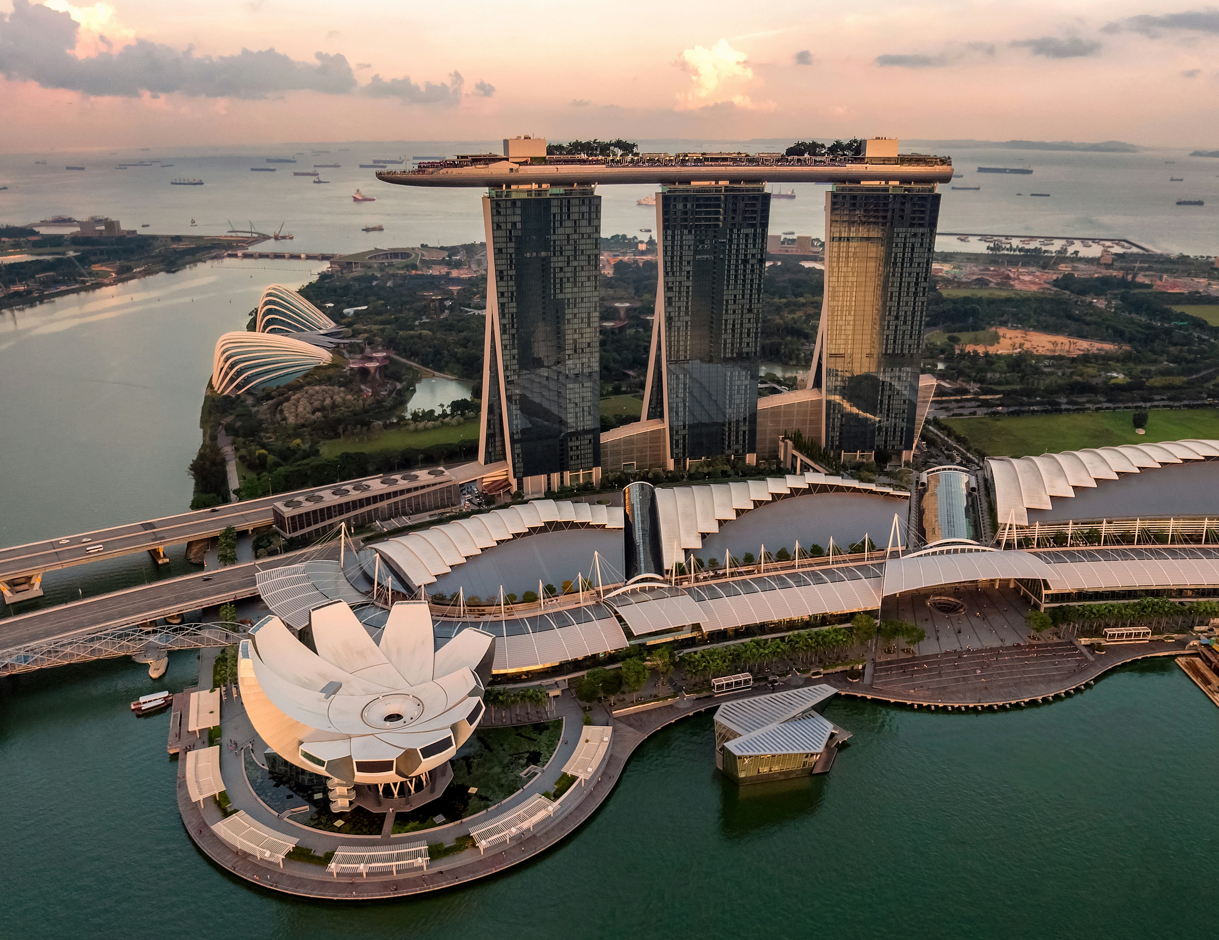 How to Get from Singapore Changi Airport to City Center